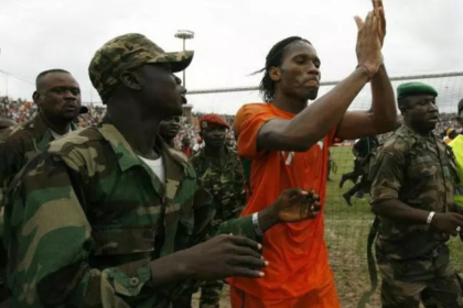 Didier Drogba e a história do Messias Marfinense: Pare a Guerra