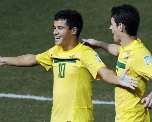 A dificuldade da camisa 10 no Brasil