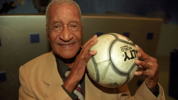 O vazio negro no gol da Seleção Brasileira