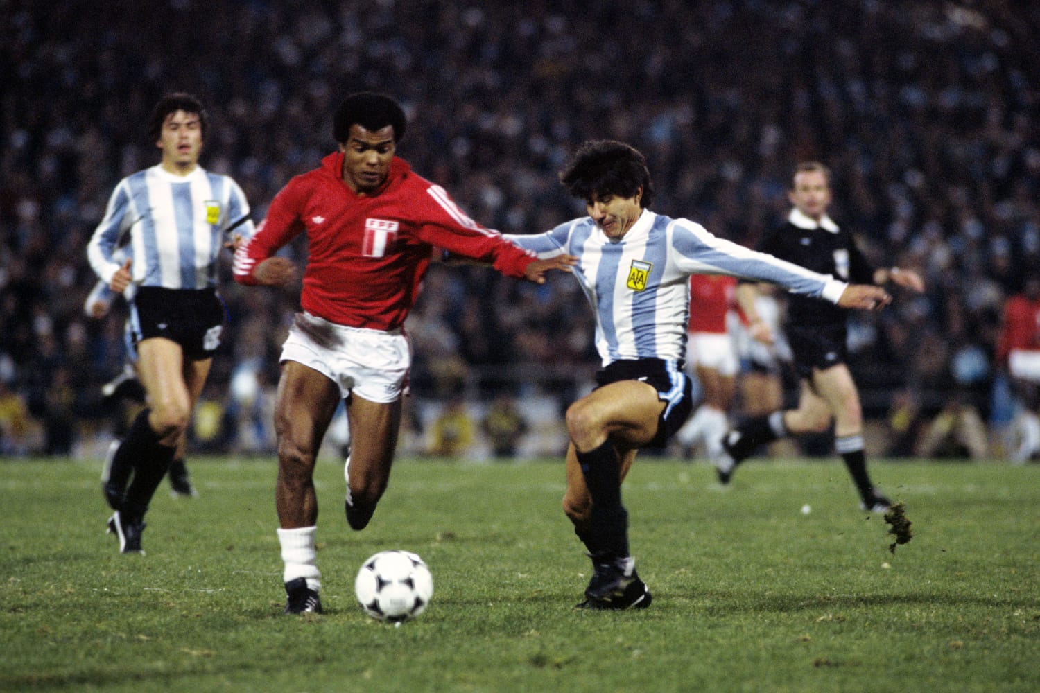 Copa de 1978: Polêmicas, suspeitas e interferências políticas na Argentina Copa de 1978: Polêmicas, suspeitas e interferências políticas na Argentina