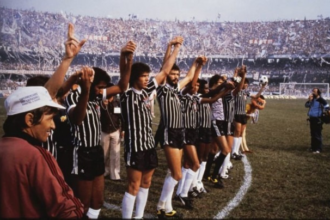 Um movimento dentro de um clube, que impactou todo um país. A Democracia Corinthiana