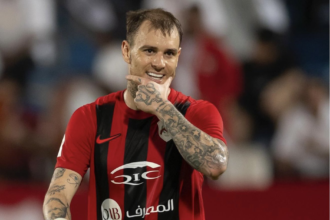 Flamengo Negocia Contratação de Roger Guedes: Atacante Pode Reforçar o Time em 2025