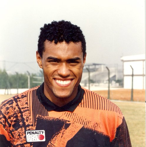 Alexandre Escobar, o goleiro "Melhor que Ceni"