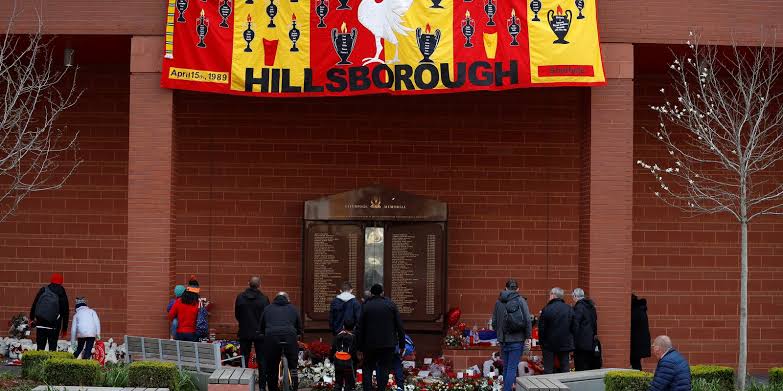 Hillsborough: A Tragédia que Mudou o Futebol Inglês para Sempre Hillsborough: A Tragédia que Mudou o Futebol Inglês para Sempre