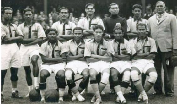 A SELEÇÃO QUE JOGAVA SEM CHUTEIRAS.