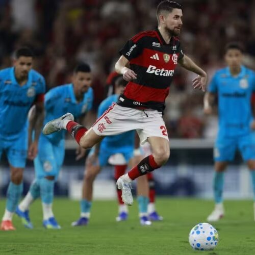 Flamengo volta a vencer após ficar na roda em Bragança Paulista.