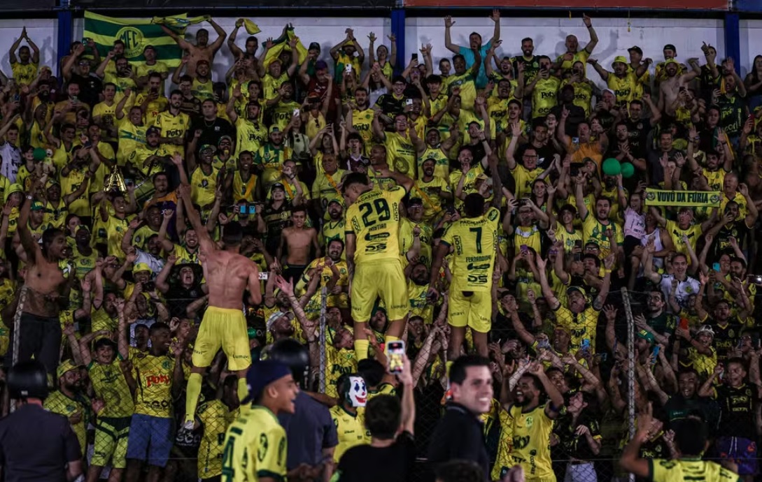 O torcedor médio brasileiro é completamente elitista e fora da realidade. O torcedor médio brasileiro é completamente elitista e fora da realidade.