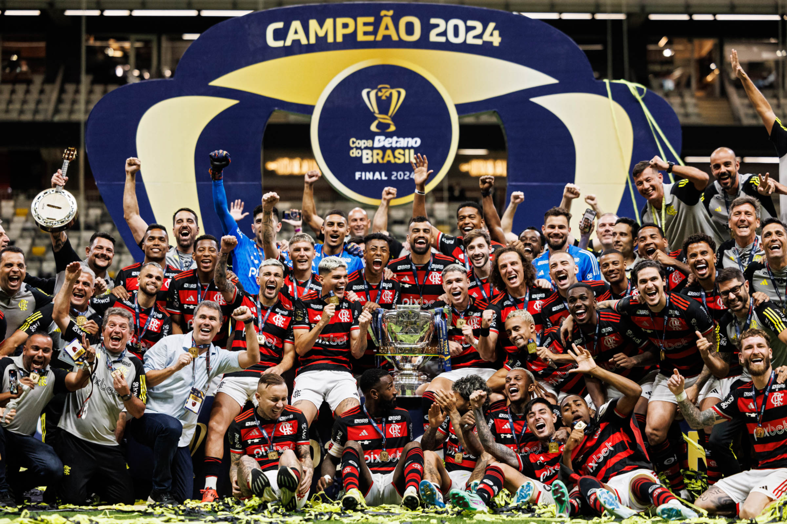 Su casa mi casa? Flamengo domina a Arena MRV!
