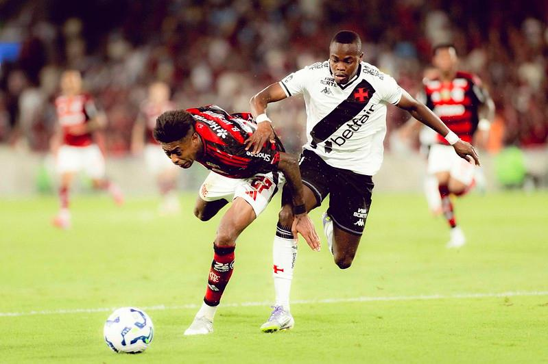 Flamengo cede o empate no último lance do jogo.