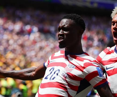 ESTADOS UNIDOS VENCEM O SEGUNDO JOGO NA COPA DO MUNDO E SE CLASSIFICAM