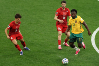 Austrália surpreende, vence a Turquia e larga na frente no Grupo D da Copa do Mundo