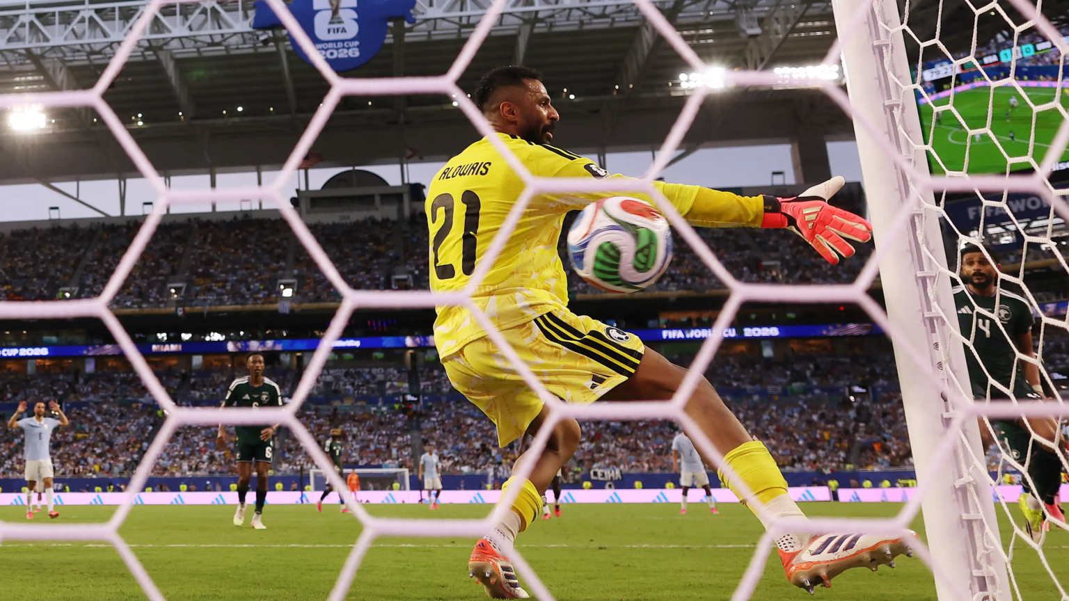 Como um goleiro da segunda divisão saudita foi capaz de parar o ataque uruguaio? Como um goleiro da segunda divisão saudita foi capaz de parar o ataque uruguaio?