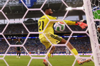 Como um goleiro da segunda divisão saudita foi capaz de parar o ataque uruguaio?
