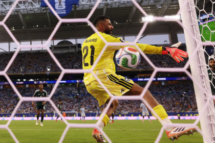 Como um goleiro da segunda divisão saudita foi capaz de parar o ataque uruguaio?