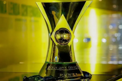 Segunda metade do Brasileirão começa sem mudanças na ponta e com gigantes cada vez mais ameaçados