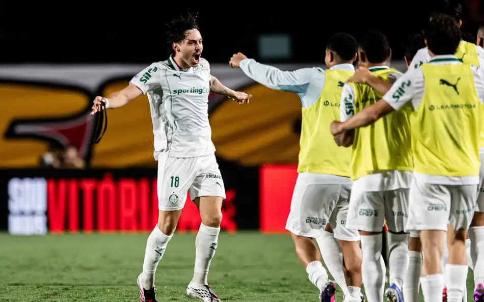 Palmeiras dispara na liderança; Flamengo tropeça e Cruzeiro entra no G-7 Palmeiras dispara na liderança; Flamengo tropeça e Cruzeiro entra no G-7