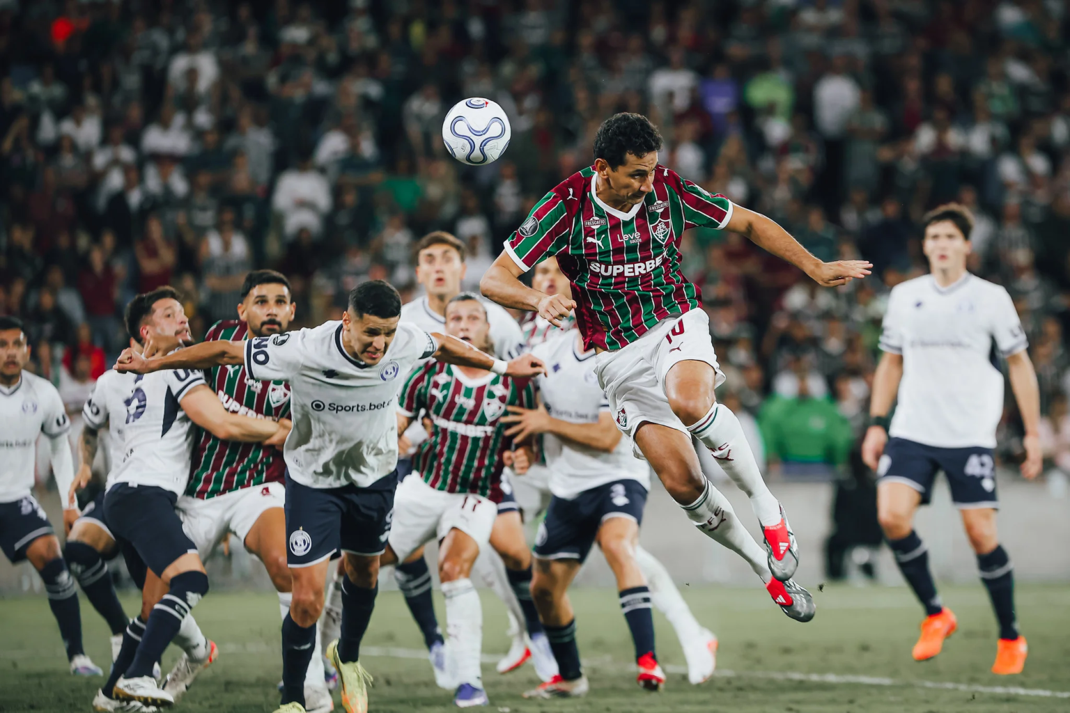 FLUMINENSE JOGA MAL, EMPATA EM CASA CONTRA O INDEPENDIENTE RIVADAVIA E SE COMPLICA NA LIBERTADORES