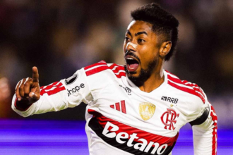 Flamengo com um pé nas semis!