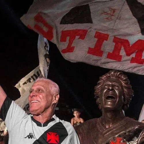 Roberto Dinamite em jogos oficiais 🇧🇷💢