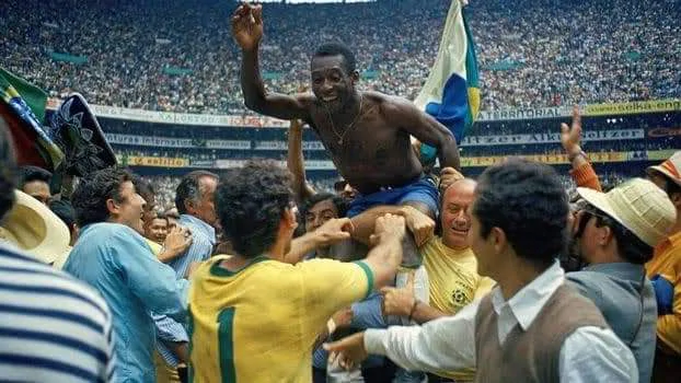 Como seria se Pelé jogasse nos dias de hoje? Como seria se Pelé jogasse nos dias de hoje?