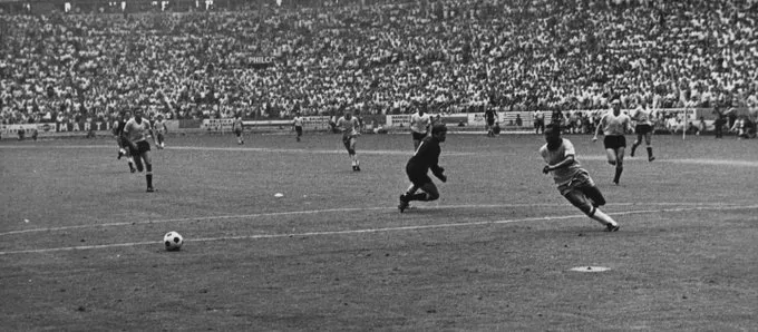 Como seria se Pelé jogasse nos dias de hoje? Como seria se Pelé jogasse nos dias de hoje?