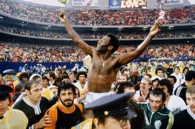 Como seria se Pelé jogasse nos dias de hoje? Como seria se Pelé jogasse nos dias de hoje?