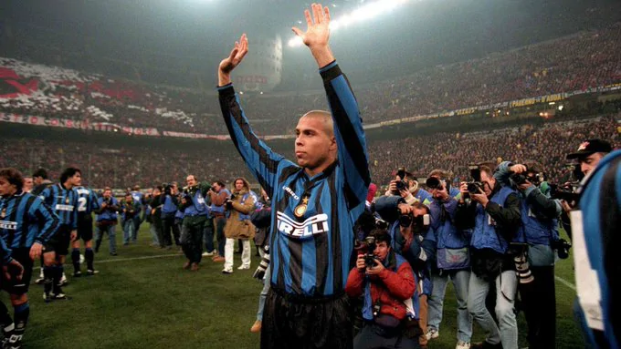 Ronaldo Fenômeno, um dos MAIORES jogadores da HISTÓRIA do FUTEBOL Ronaldo Fenômeno, um dos MAIORES jogadores da HISTÓRIA do FUTEBOL