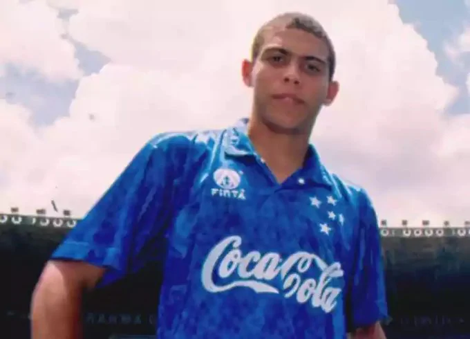 Ronaldo Fenômeno, um dos MAIORES jogadores da HISTÓRIA do FUTEBOL Ronaldo Fenômeno, um dos MAIORES jogadores da HISTÓRIA do FUTEBOL