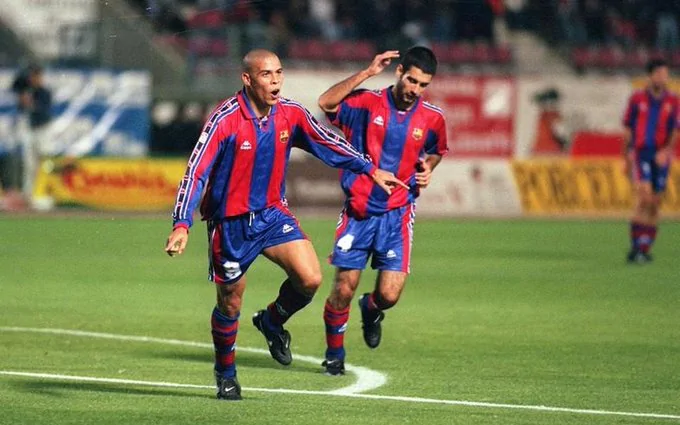 Ronaldo Fenômeno, um dos MAIORES jogadores da HISTÓRIA do FUTEBOL Ronaldo Fenômeno, um dos MAIORES jogadores da HISTÓRIA do FUTEBOL
