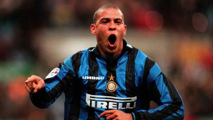 Ronaldo Fenômeno, um dos MAIORES jogadores da HISTÓRIA do FUTEBOL Ronaldo Fenômeno, um dos MAIORES jogadores da HISTÓRIA do FUTEBOL