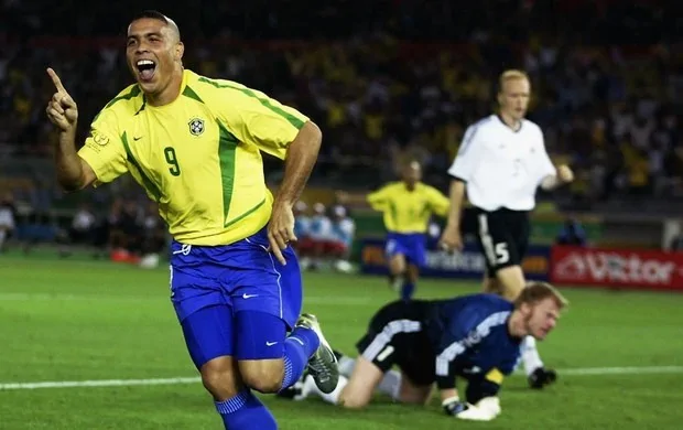Ronaldo Fenômeno, um dos MAIORES jogadores da HISTÓRIA do FUTEBOL Ronaldo Fenômeno, um dos MAIORES jogadores da HISTÓRIA do FUTEBOL