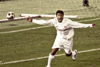 O mundo vermelho e branco, o resumo da conquista do planeta 🇦🇹