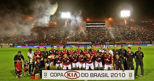 O orgulho de ser Rubro-Negro - Esporte Clube Vitória O orgulho de ser Rubro-Negro - Esporte Clube Vitória