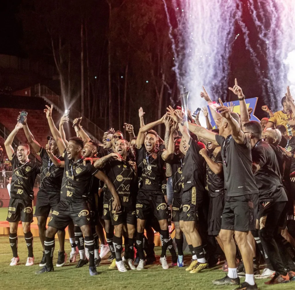 O orgulho de ser Rubro-Negro - Esporte Clube Vitória O orgulho de ser Rubro-Negro - Esporte Clube Vitória