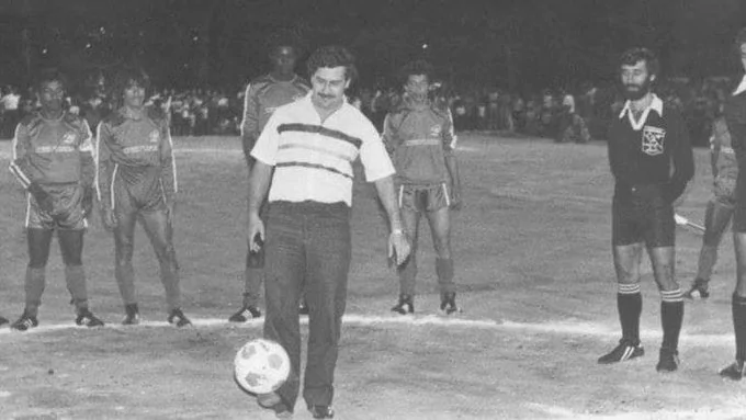 Pablo Escobar e seu narcotráfico no futebol colombiano Pablo Escobar e seu narcotráfico no futebol colombiano