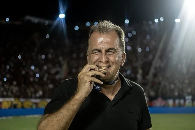 O orgulho de ser Rubro-Negro - Esporte Clube Vitória O orgulho de ser Rubro-Negro - Esporte Clube Vitória