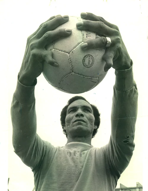 O vazio negro no gol da Seleção Brasileira