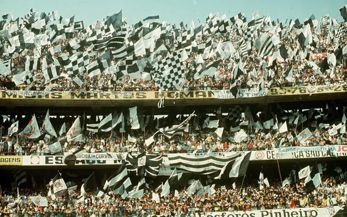 23 anos sem títulos, 23 anos de apoio incondicional. A história do Jejum do Corinthians 23 anos sem títulos, 23 anos de apoio incondicional. A história do Jejum do Corinthians