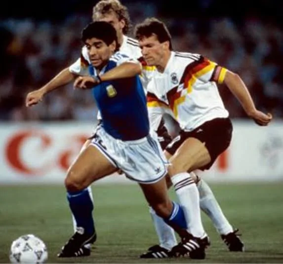 Um Deus entre os mortais (A História de Maradona) Um Deus entre os mortais (A História de Maradona)