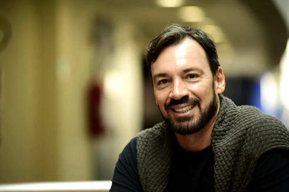 Emerson Ferreti: Primeiro homossexual a presidir um clube no Brasil Emerson Ferreti: Primeiro homossexual a presidir um clube no Brasil