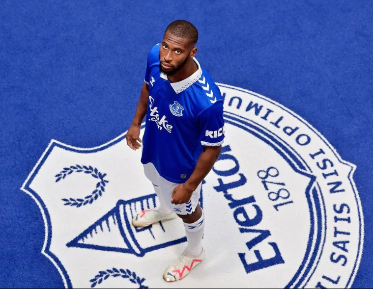 De frango frito a Premier League: A incrível ascensão de Beto De frango frito a Premier League: A incrível ascensão de Beto