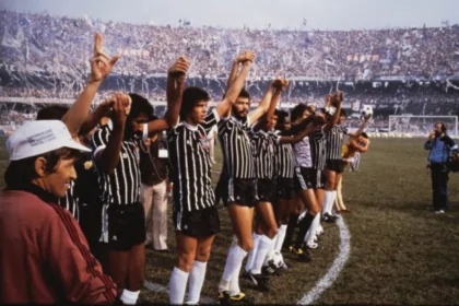 Um movimento dentro de um clube, que impactou todo um país. A Democracia Corinthiana