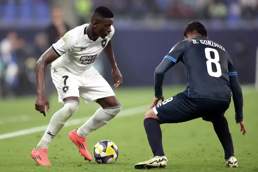 A decadência do futebol sulamericano no cenário internacional A decadência do futebol sulamericano no cenário internacional