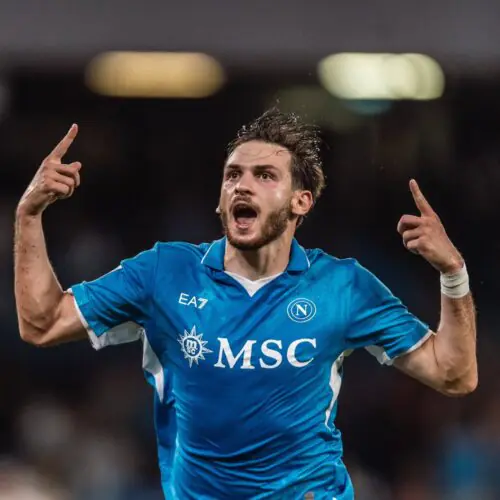 GIORGIO ARMANI: MUITO MAIS DO QUE UM ÍCONE DA MODA, UM ENTUSIASTA DO FUTEBOL! 🇮🇹