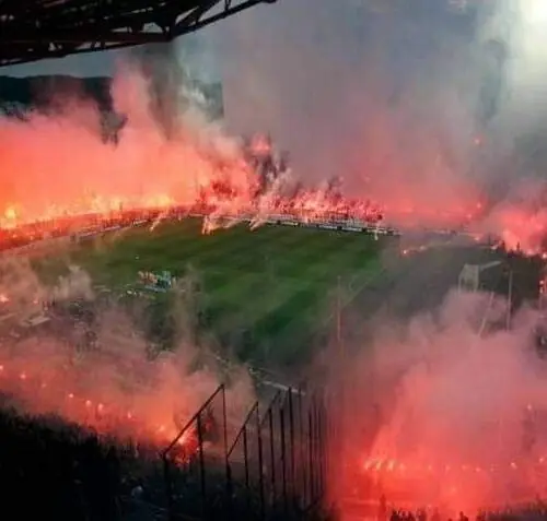 ⚠️⁉️ Vocês conhecem quais grupos 'ultras' (torcidas organizadas) europeus se posicionam de forma extremista?