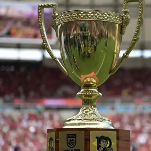 FERJ FORÇA ESCALAÇÕES E EXPÕE FRAGILIDADE DO ESTADUAL