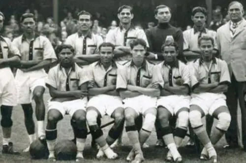 A SELEÇÃO QUE JOGAVA SEM CHUTEIRAS.