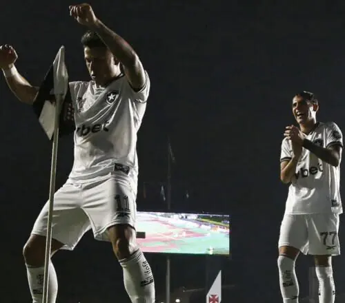 PROVOCAÇÃO ANTES, RESPOSTA DEPOIS: BOTAFOGO VENCE O VASCO EM SÃO JANUÁRIO