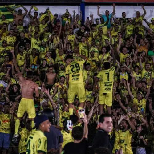 O torcedor médio brasileiro é completamente elitista e fora da realidade.