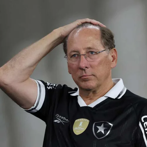 BOTAFOGO SOMA SEIS JOGOS SEM PERDER E DA SINAIS DE REORGANIZAÇÃO EM CAMPO